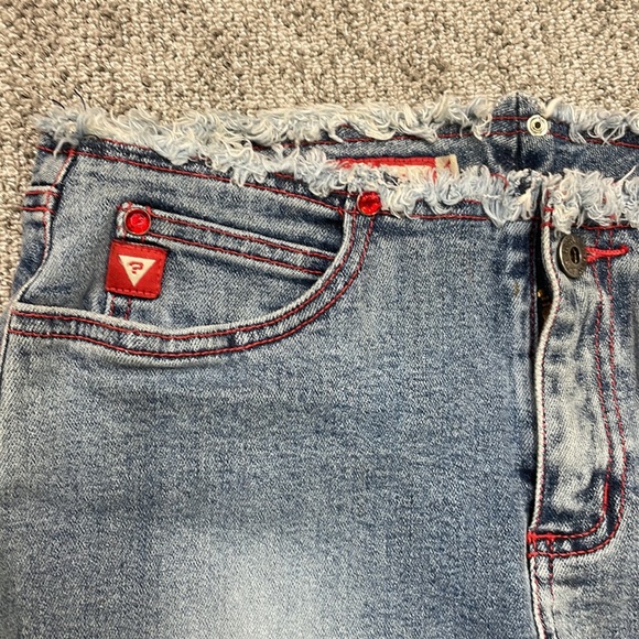 GUESS Jeans stretch denim skirt, low rise, early 2000s size 28. - Picture 2 of 4